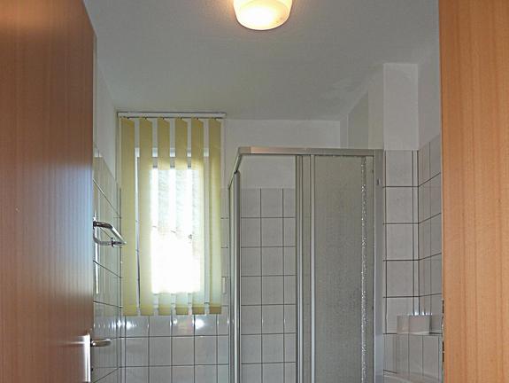 Badezimmer eines Apartments im Familienlandheim