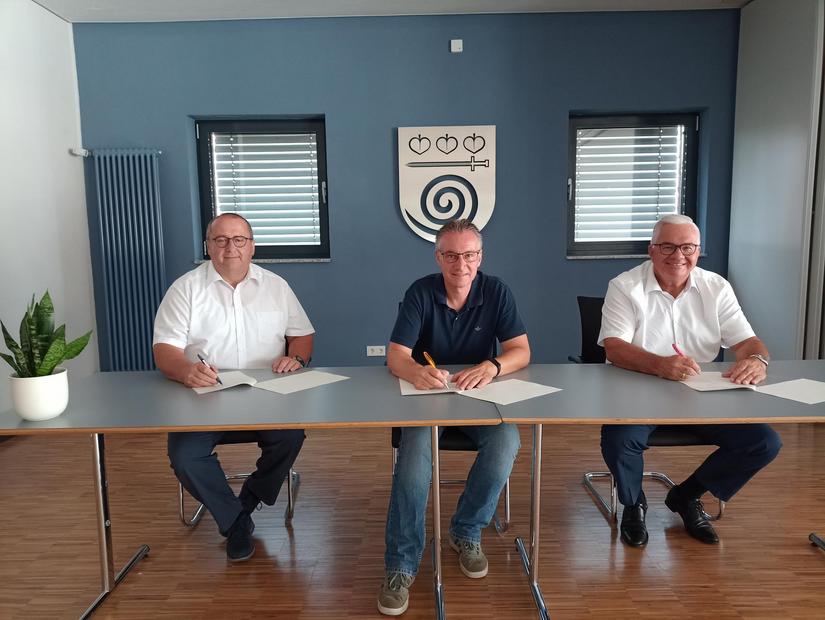 Bürgermeister und Telekom unterzeichnen die gemeinsame Erklärung